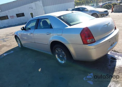 2005 Chrysler 300 Touring из США, поврежденный, VIN 2C3JA53GX5H639954